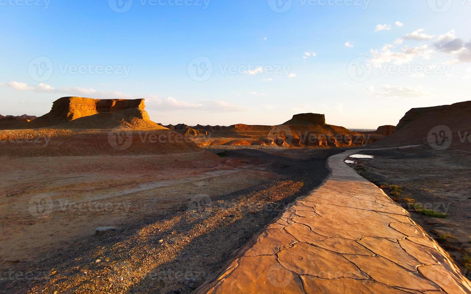 yardang, désert, désolation photo