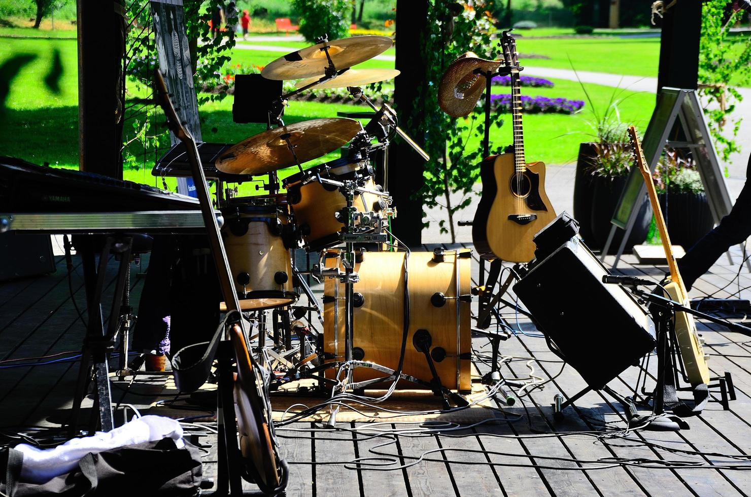 scène et instruments dans le parc photo