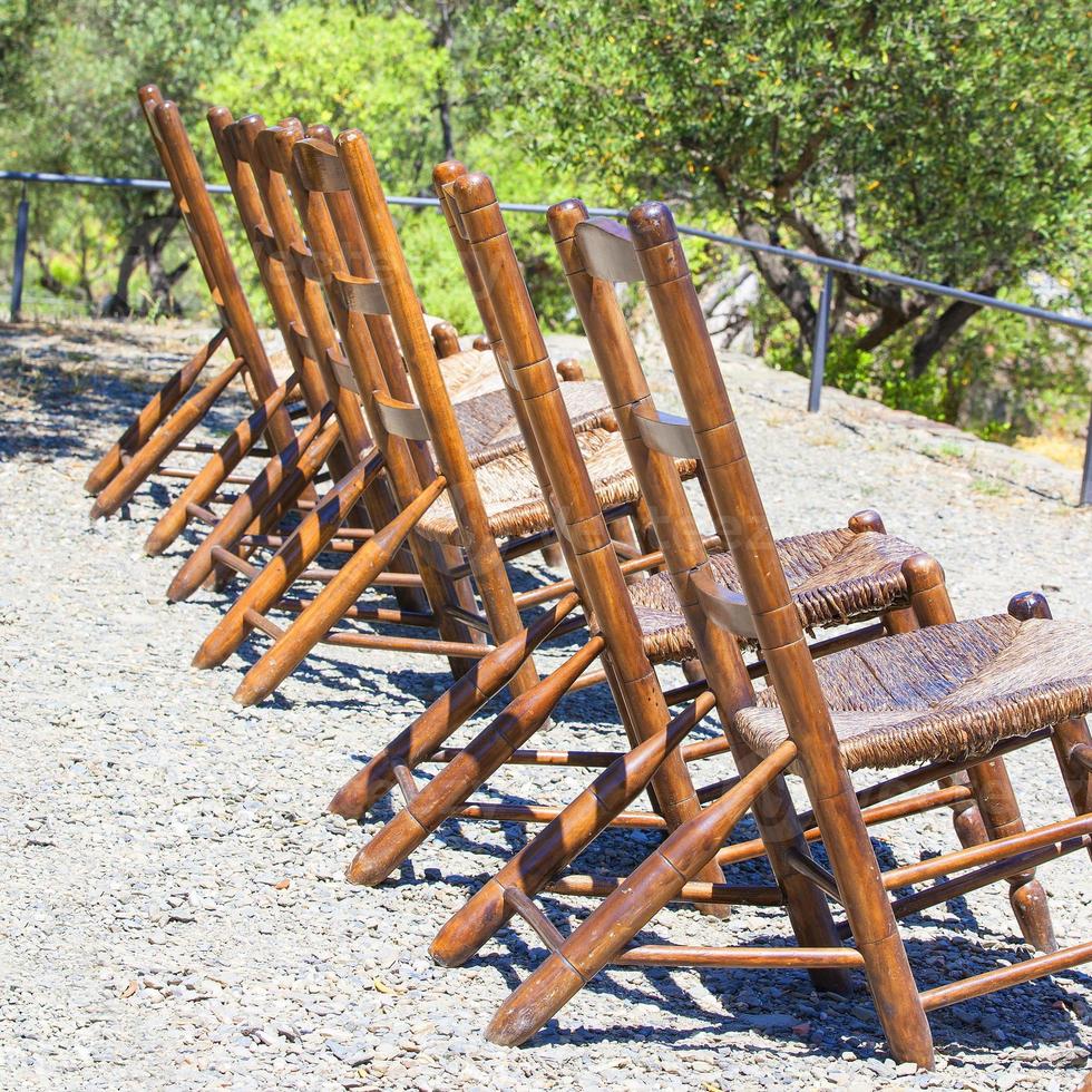 chaises longues dans le jardin photo