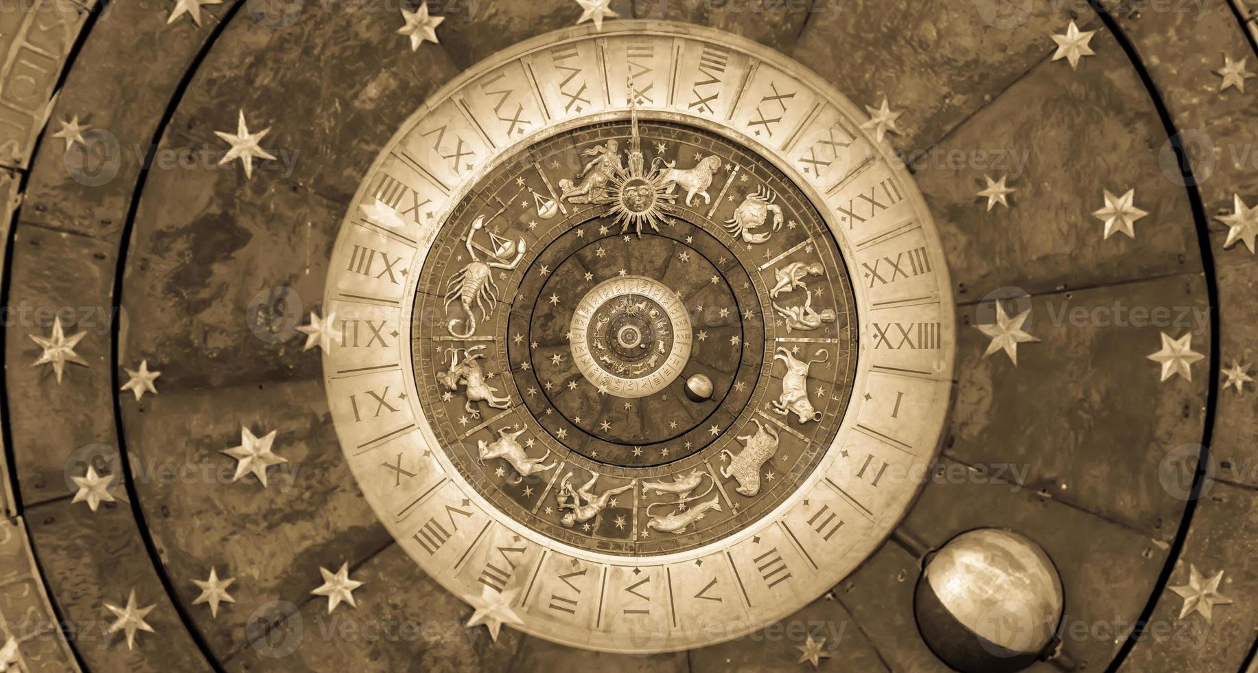 arrière-plan astrologique avec signes et symboles du zodiaque. photo