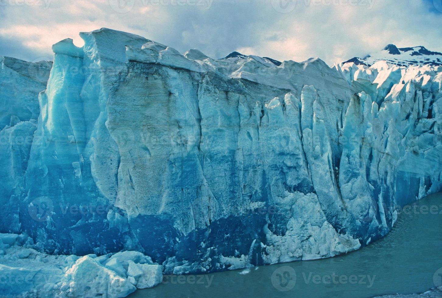 glace bleue en alaska photo