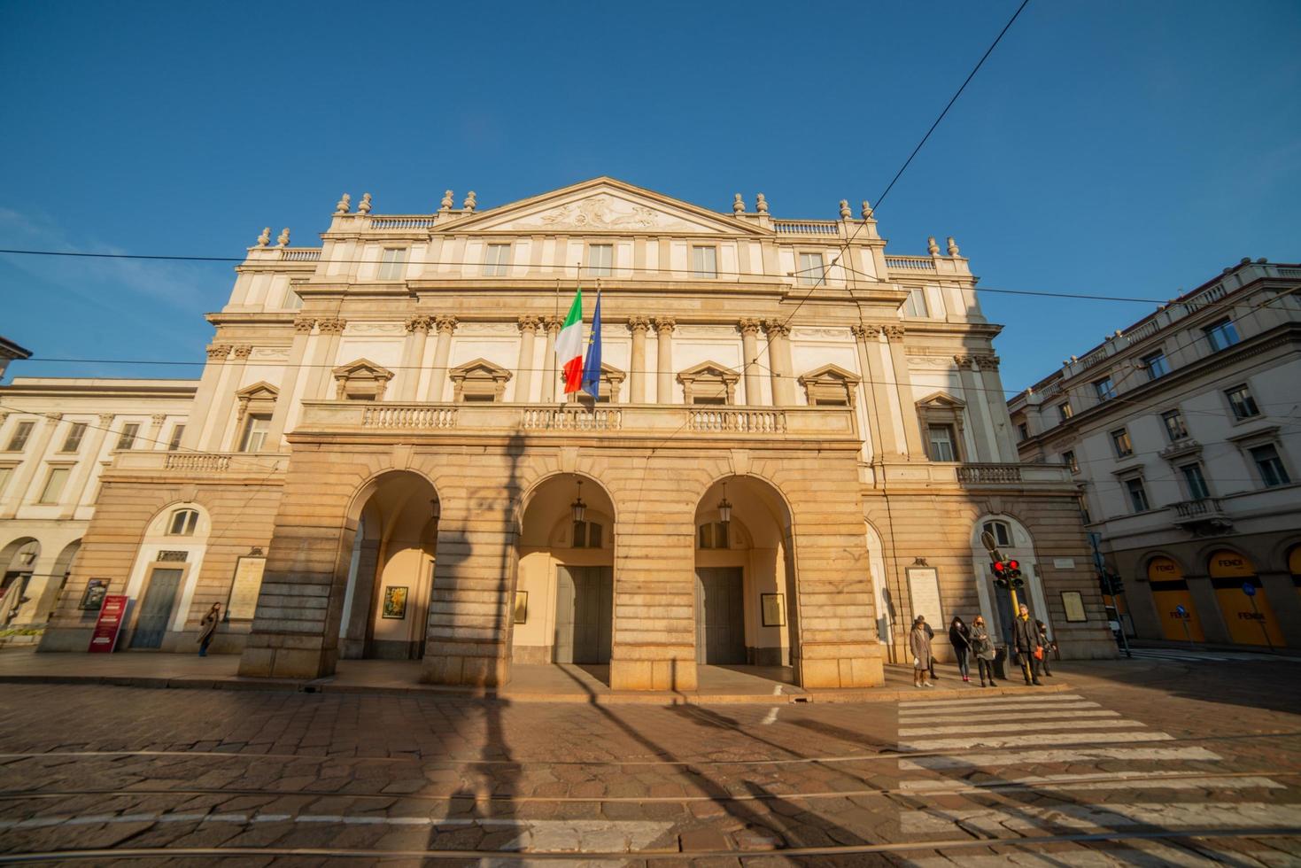 milan, italie 2022-extérieur du théâtre scala photo