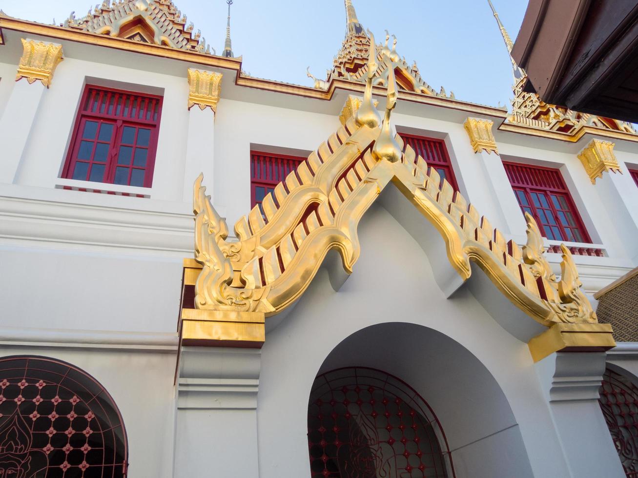 temple loha prasat wat ratchanatda à bangkok en thaïlande. photo