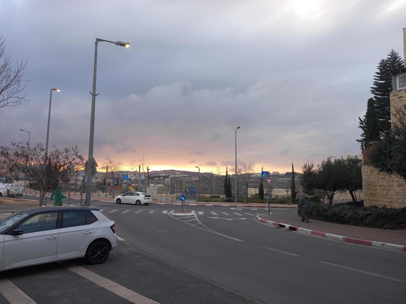 magnifique coucher de soleil en israël vue sur la terre sainte photo
