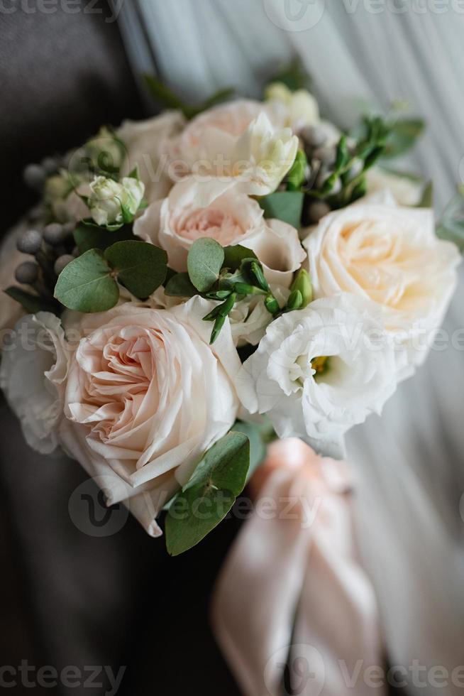 bouquet de mariage élégant de fleurs naturelles fraîches photo