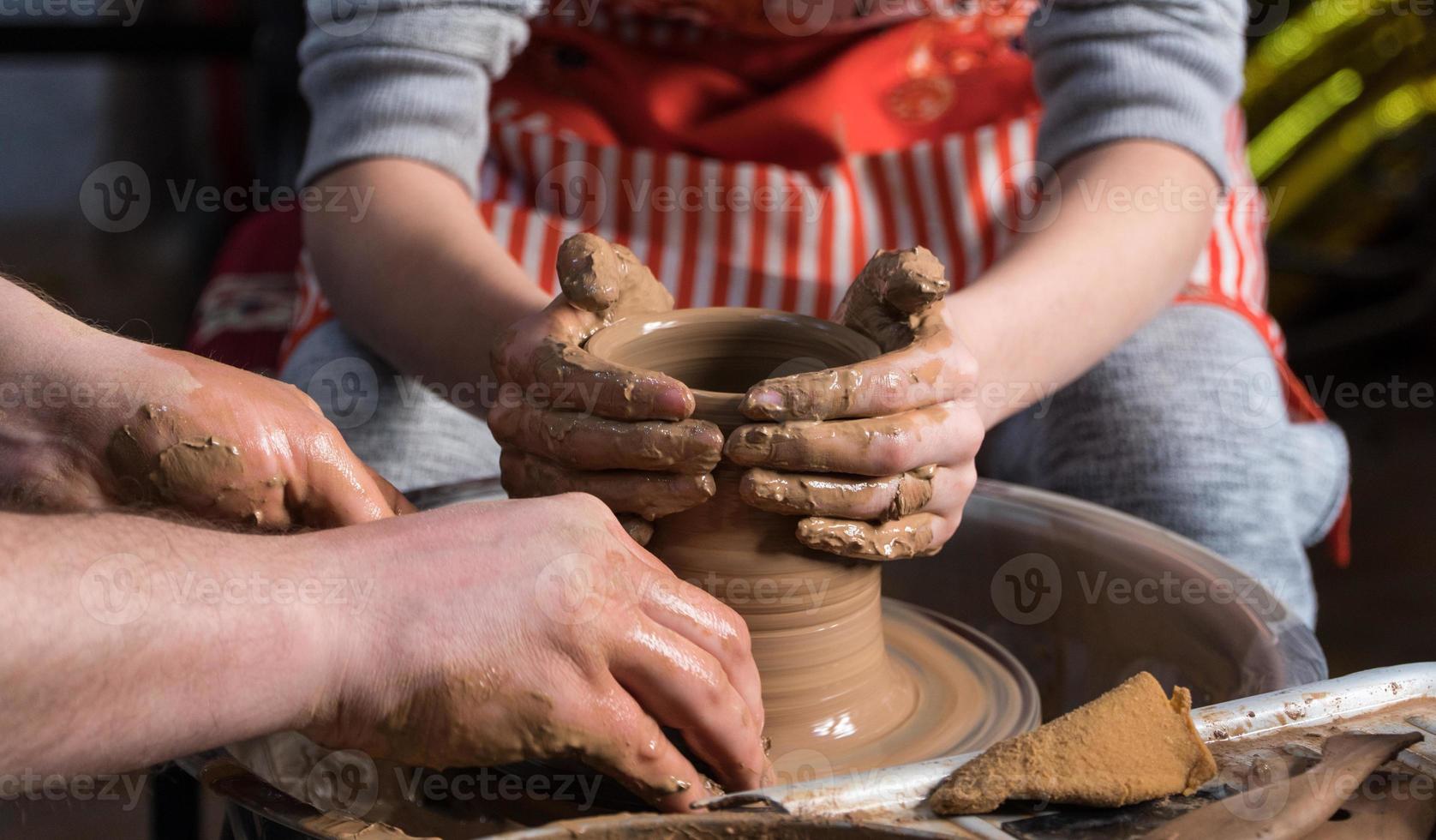 atelier de poterie pour enfants photo