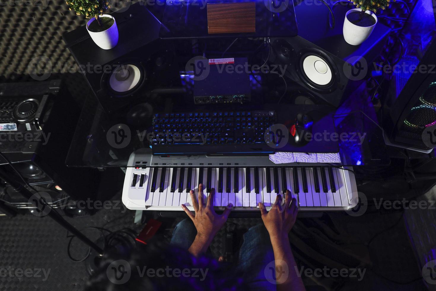 les pianistes enregistraient dans le studio d'enregistrement photo