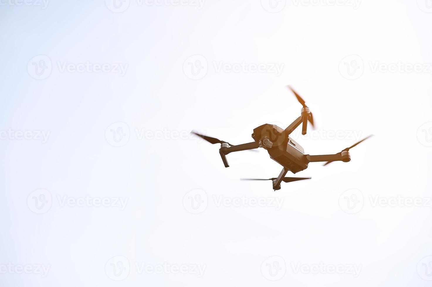 avion volant dans le ciel. photo