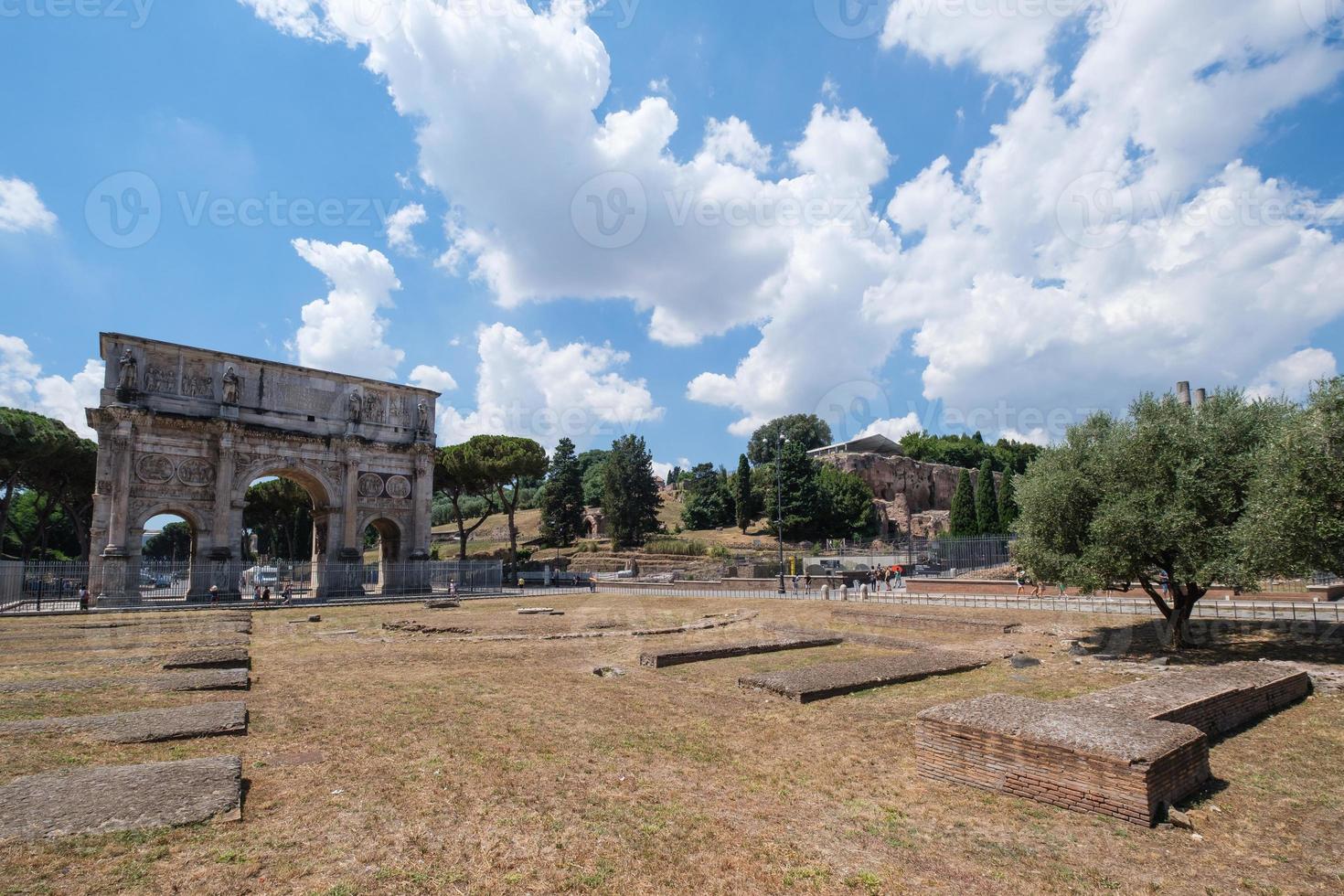 arc de triomphe costantine rome latium italie photo