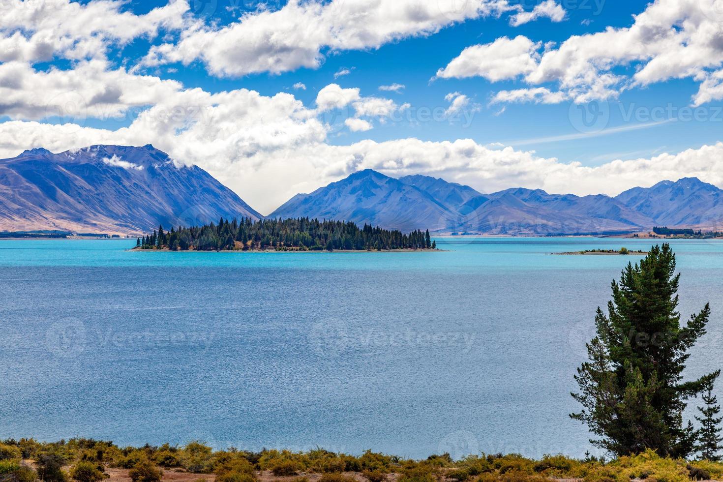 vue panoramique sur le lac coloré tekapo photo