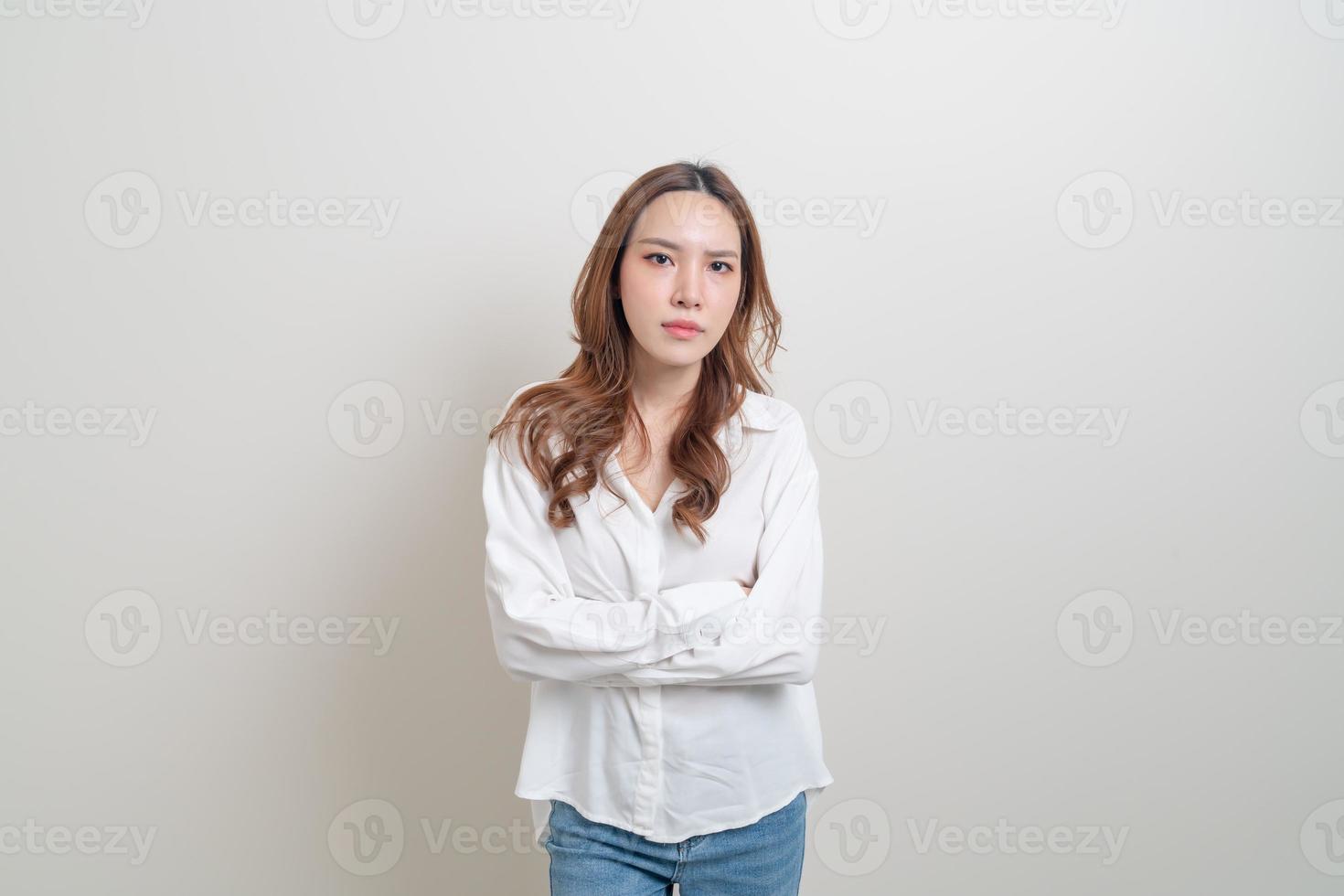 portrait belle femme stress, sérieux, s'inquiéter ou se plaindre photo