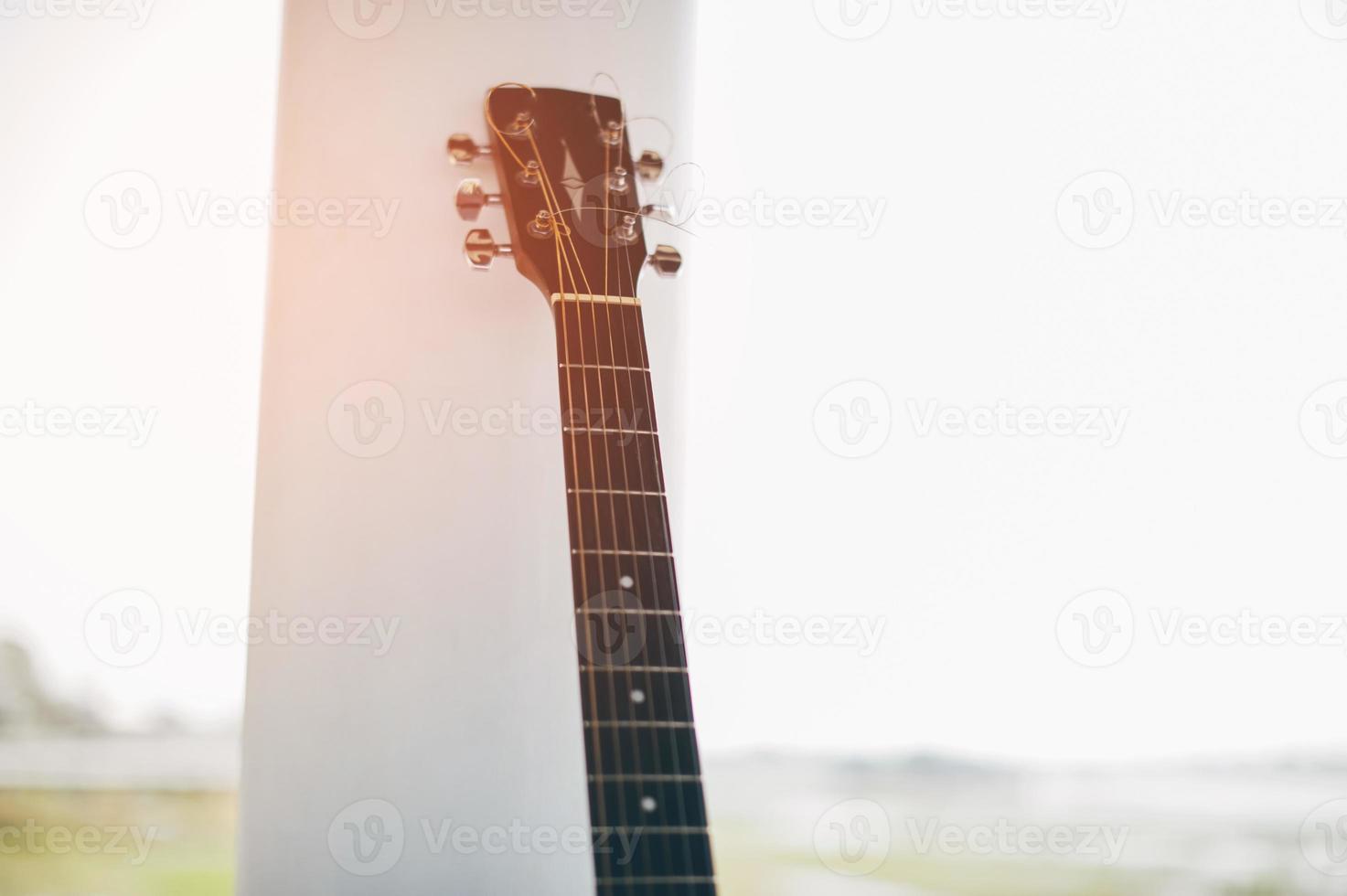 guitare acoustique, instruments de musique pour les personnes qui aiment la musique, concepts de guitare photo