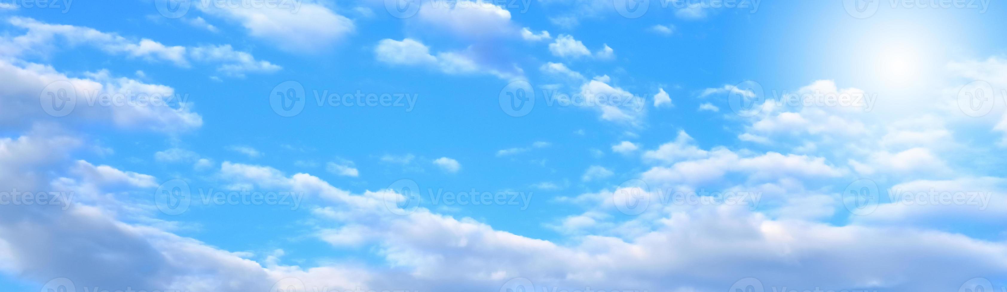 ciel bleu et nuage blanc photo