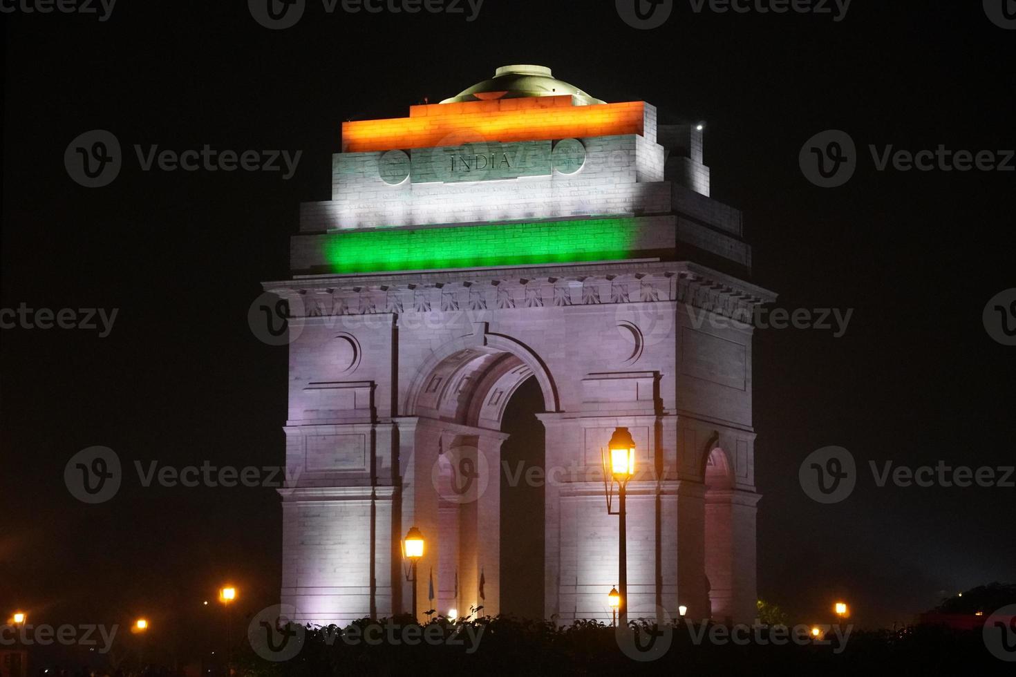 image de la porte de l'inde dans la nuit photo