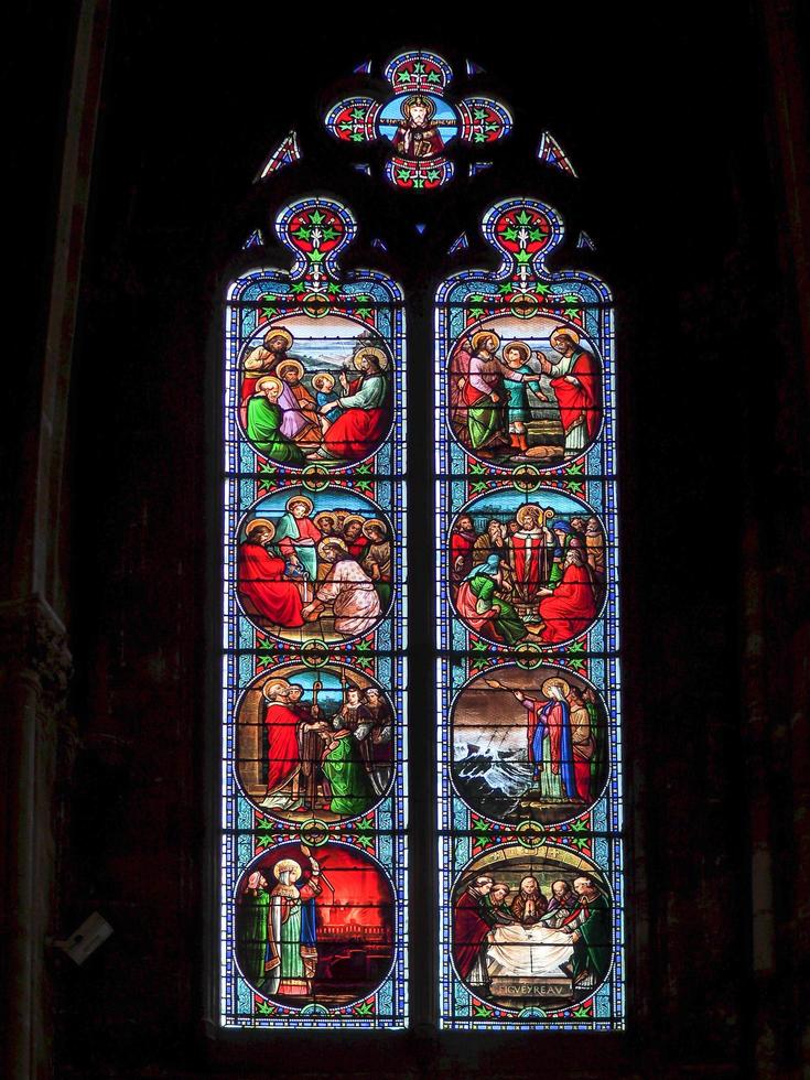 Bordeaux, France, 2016. vitrail de la basilique st seurin à bordeaux photo