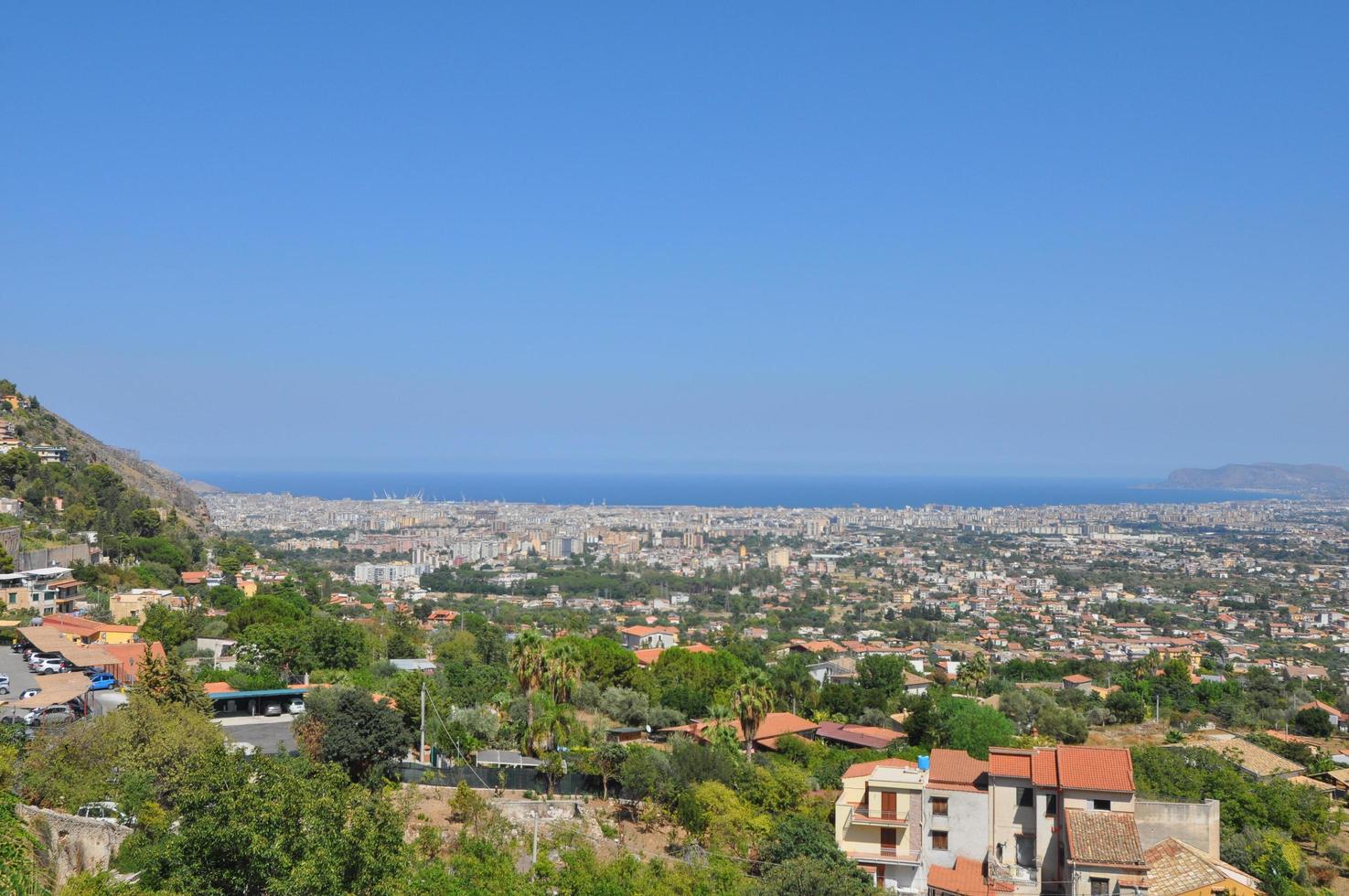 vue aérienne de monreale photo