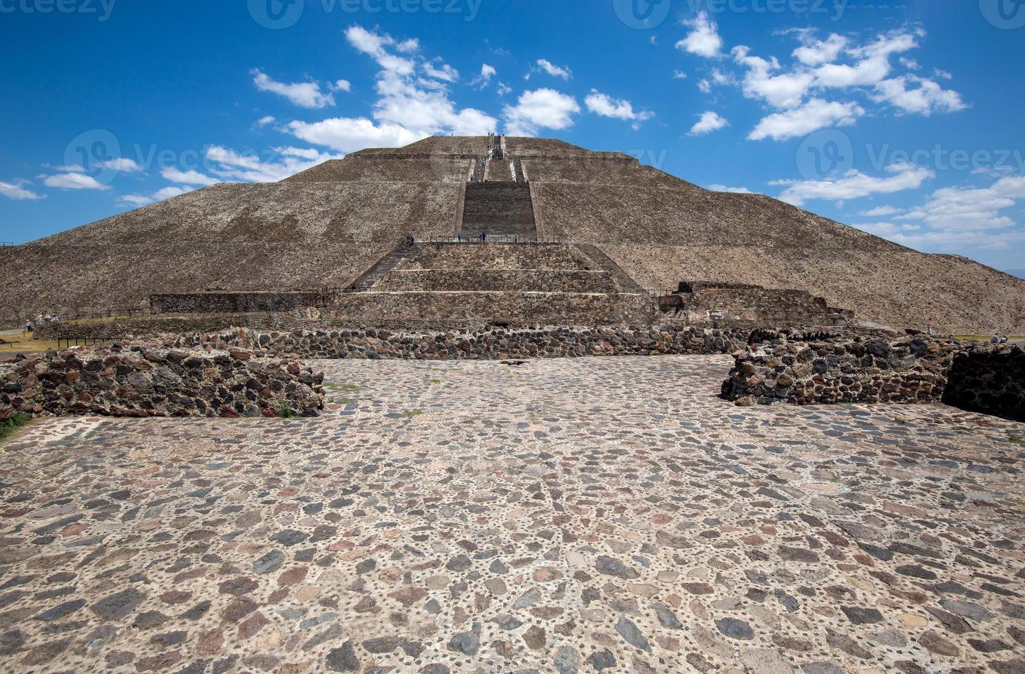 complexe de pyramides de teotihuacan historique situé dans les hautes terres mexicaines et la vallée du mexique près de la ville de mexico photo