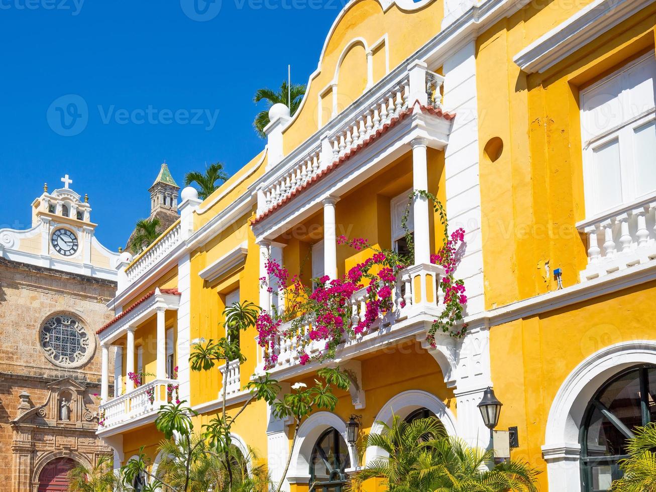 célèbre ville coloniale fortifiée de cartagena et ses bâtiments colorés dans le centre-ville historique, désigné site du patrimoine mondial de l'unesco photo