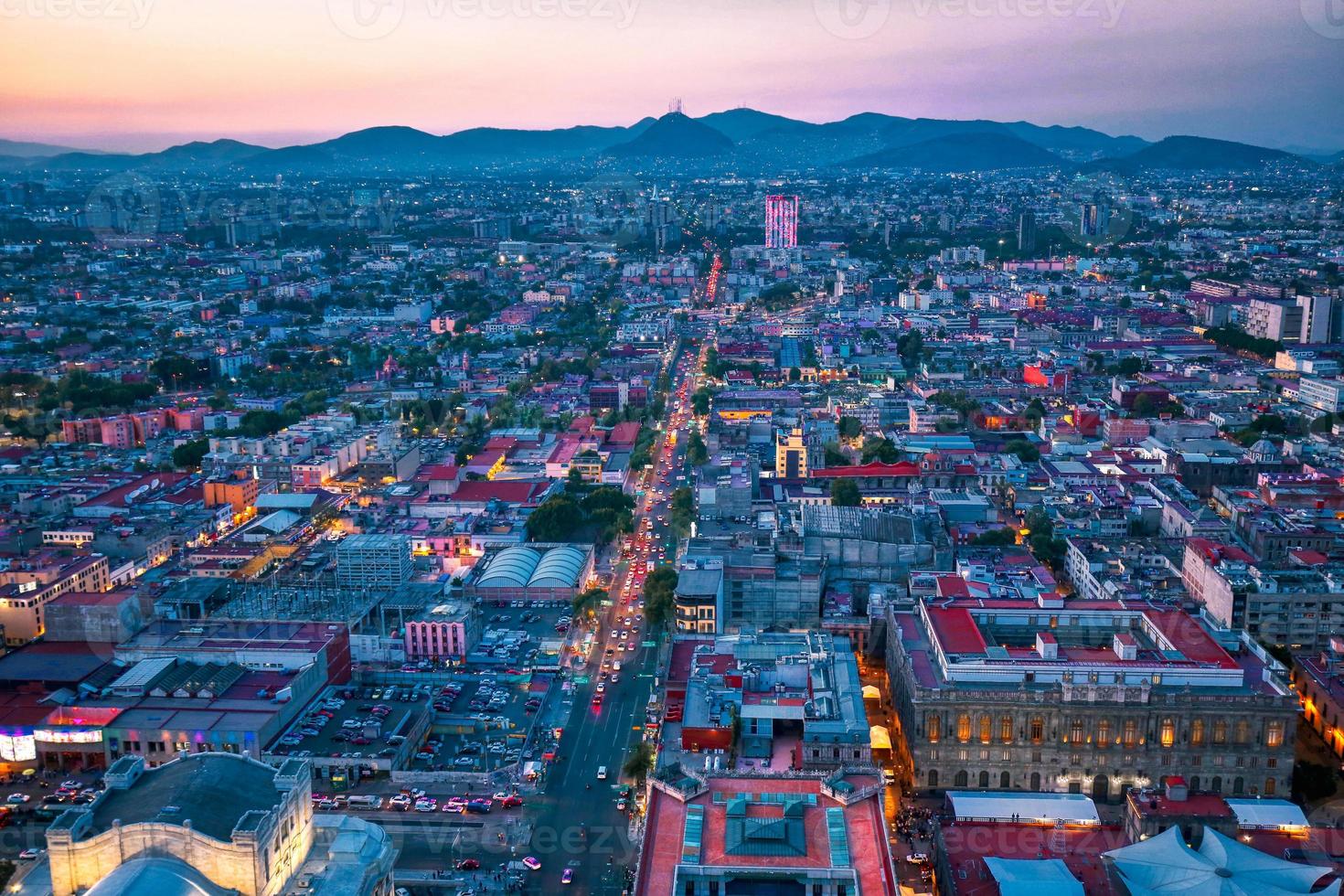 vue panoramique sur la ville de mexico depuis la terrasse d'observation au sommet de la tour latino-américaine torre latinoamericana photo