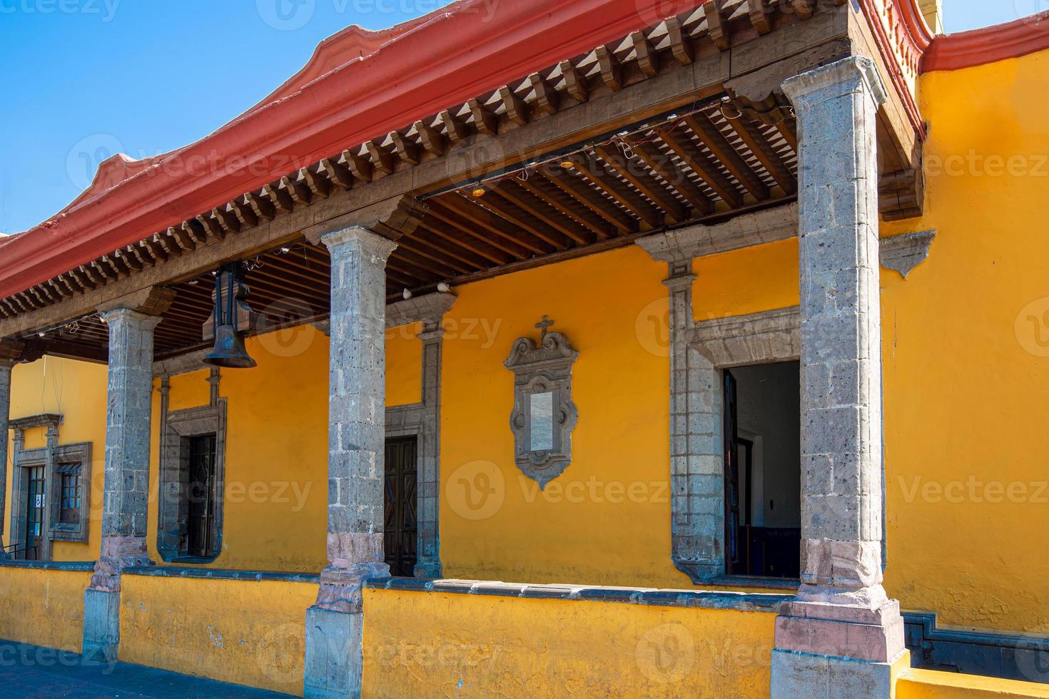 mexique, belles rues coloniales et colorées de coyoacan près de la ville de mexico photo