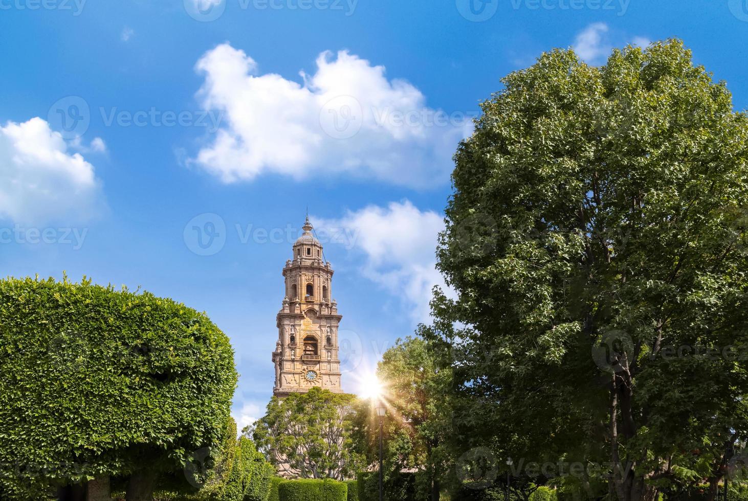 mexique, morelia, une destination touristique populaire cathédrale de morelia sur la plaza de armas dans le centre historique photo