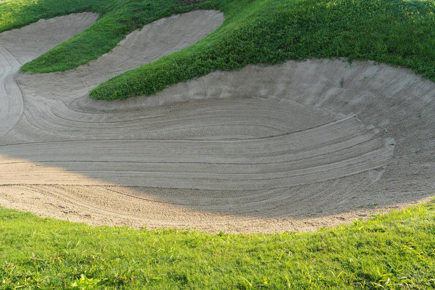 fond de bunker de sable de terrain de golf pour le tournoi d'été photo