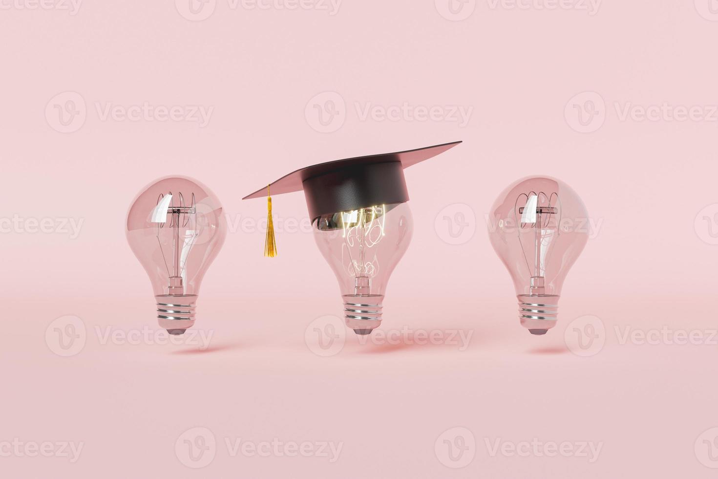 ampoule incandescente dans le chapeau de graduation entre éteint photo