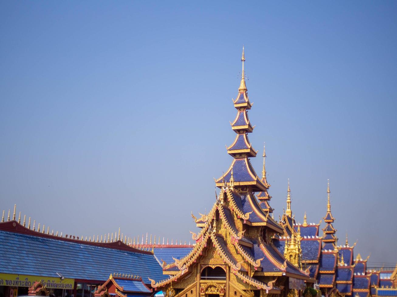 thungsaliam, sukhothai, thaïlande, 2021 - le nom du temple est pi pat mongkol photo