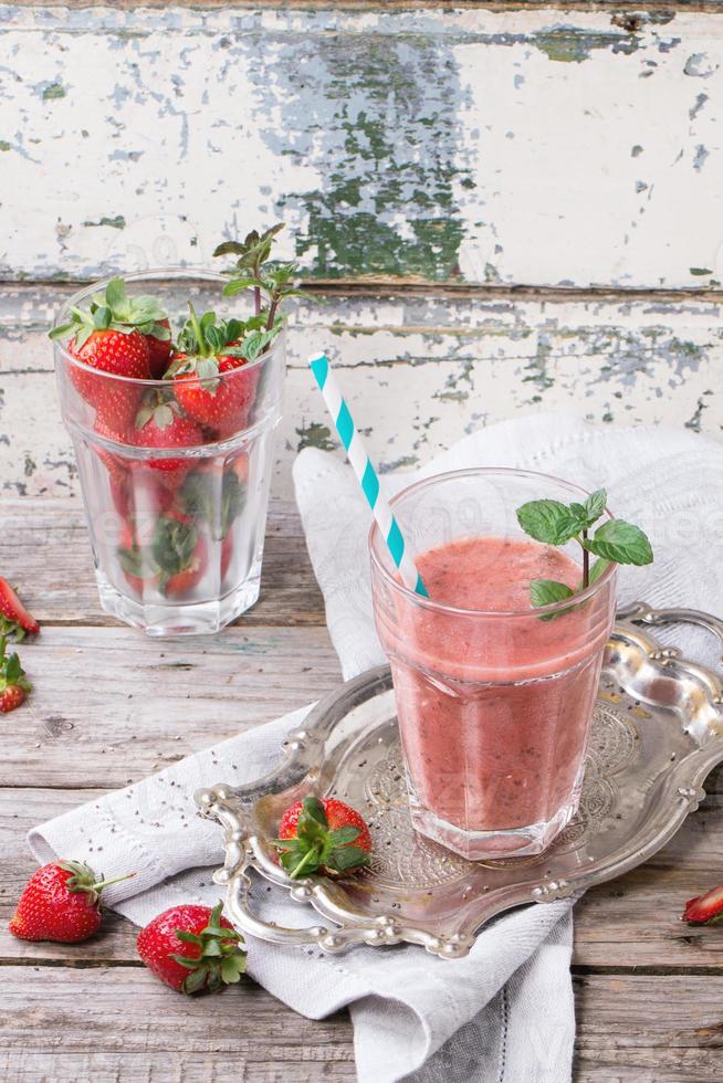 smoothie aux fraises rouges photo