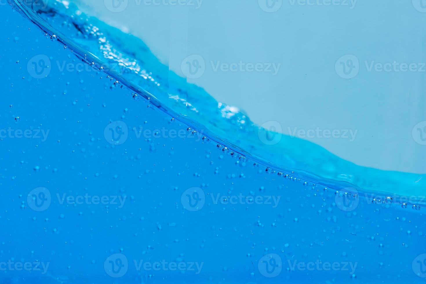 bulles d'eau et d'air sur fond blanc avec un espace pour le texte photo