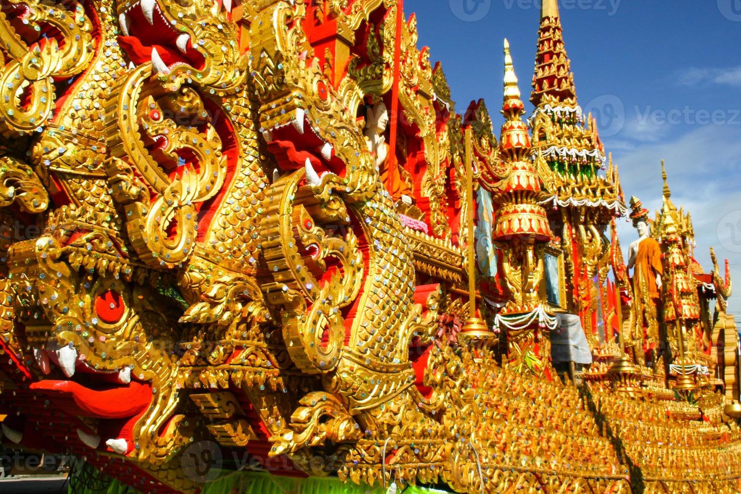 décoration de voiture dans les festivals religieux thaïlandais de la beauté du sud 1 photo