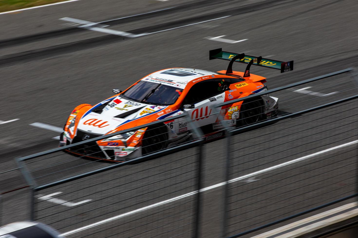 buriram thaïlande 7 octobre courses d'équipe pendant les autobacs super gt round7 burirum united super gt race at chang international circuit, super gt race 2017, at buriram, thailand. photo