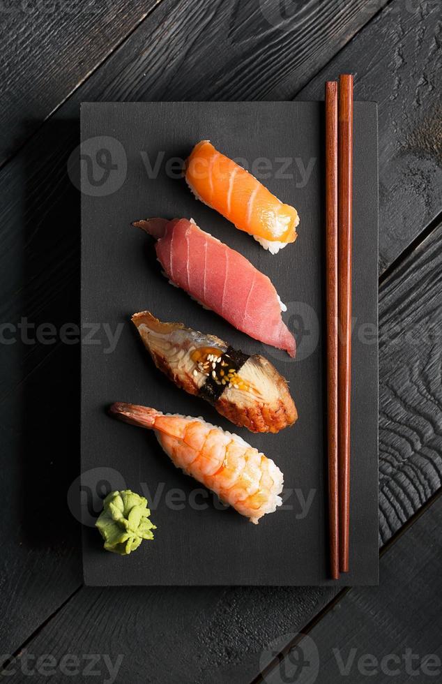 sushi japonais traditionnel photo