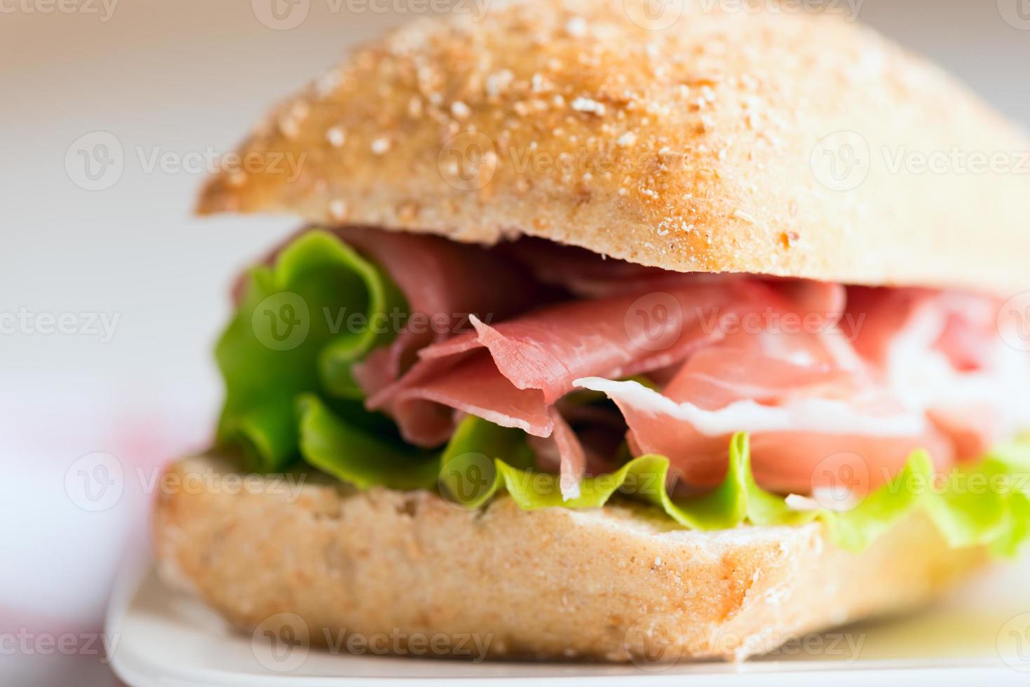 sandwich au prosciutto bouchent photo