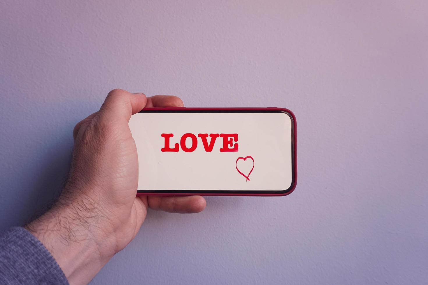 mot d'amour au téléphone, sentiments et émotions photo