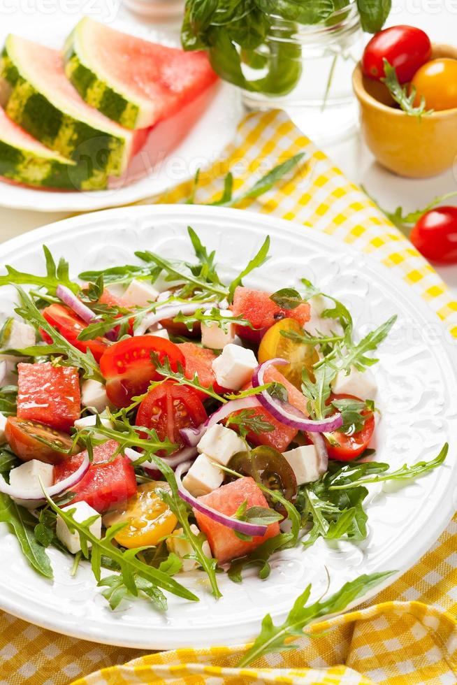 salade de tomates et pastèque photo