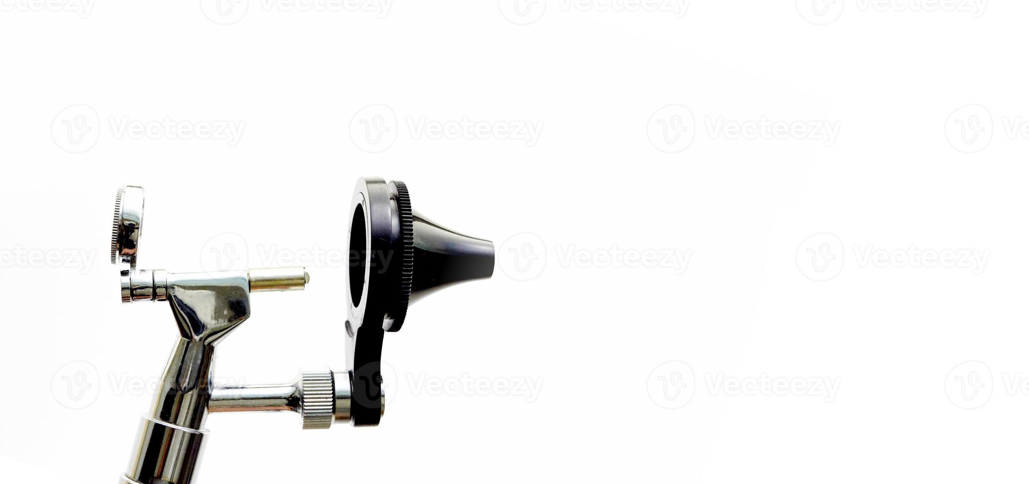 Otoscope pour examen médecin ent tête oreille pièce conique voir sur fond  blanc 7148071 Photo de stock chez Vecteezy