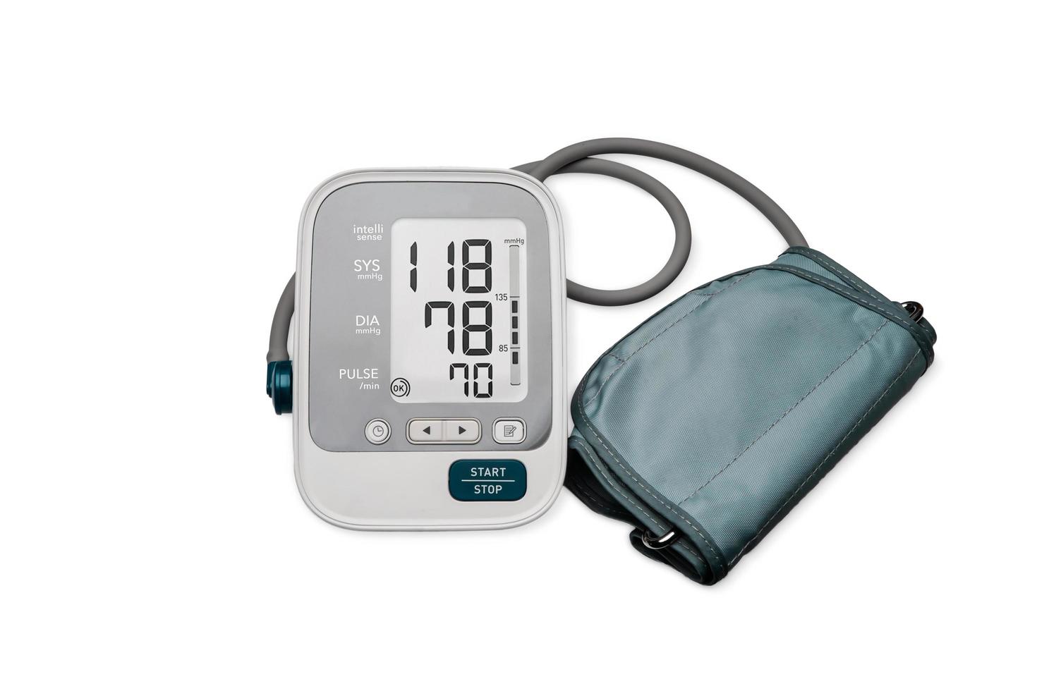 appareil de pression artérielle ou tonomètre électronique médical sur fond blanc. photo