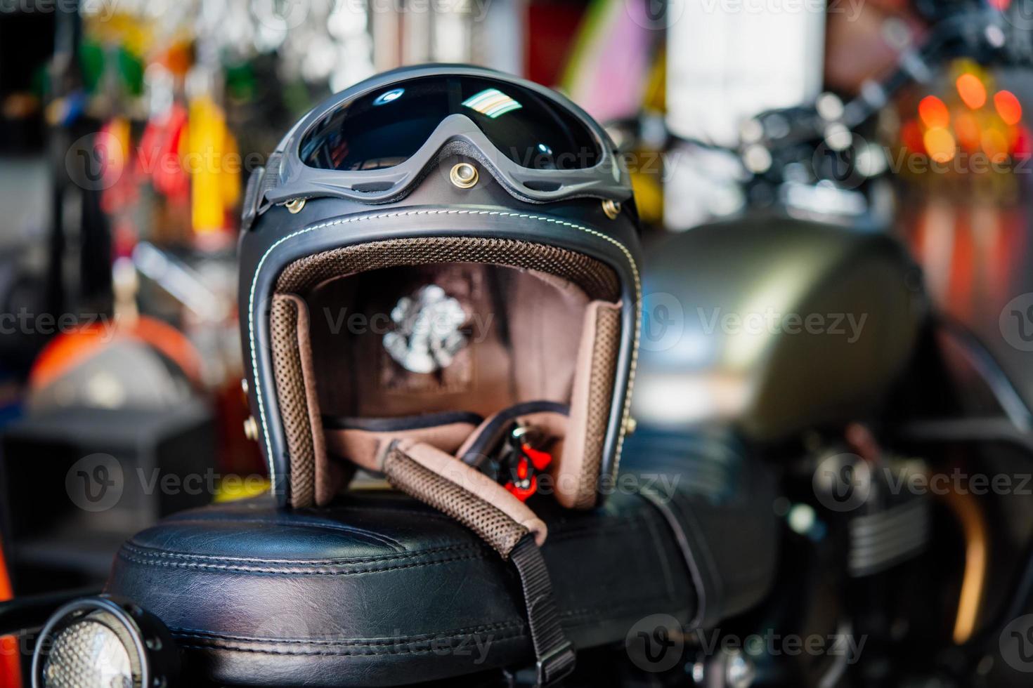 casques de moto sur moto, mise au point sélective photo
