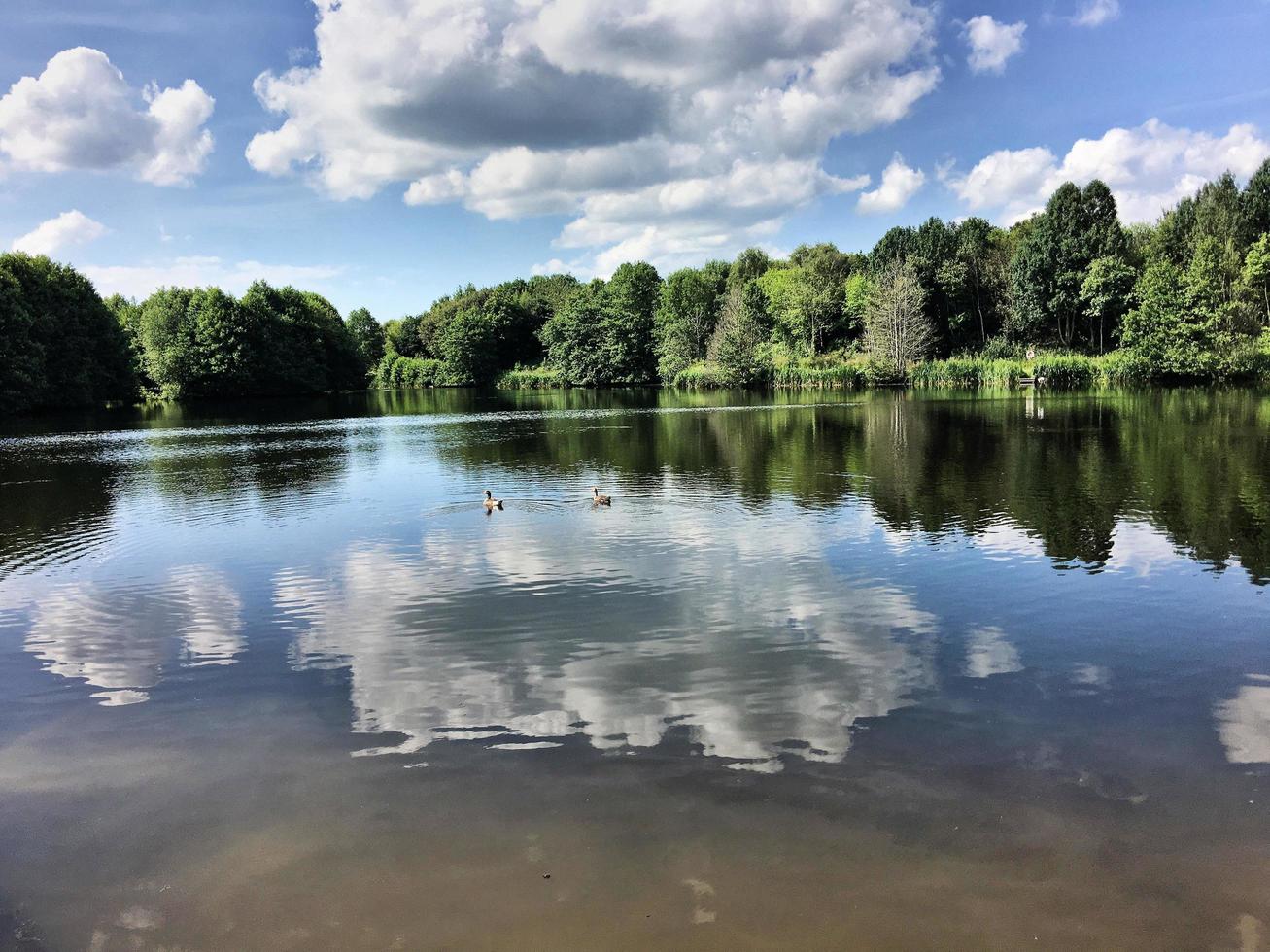 Une vue sur le lac Alderford près de Whitchurch dans le Shropshire photo