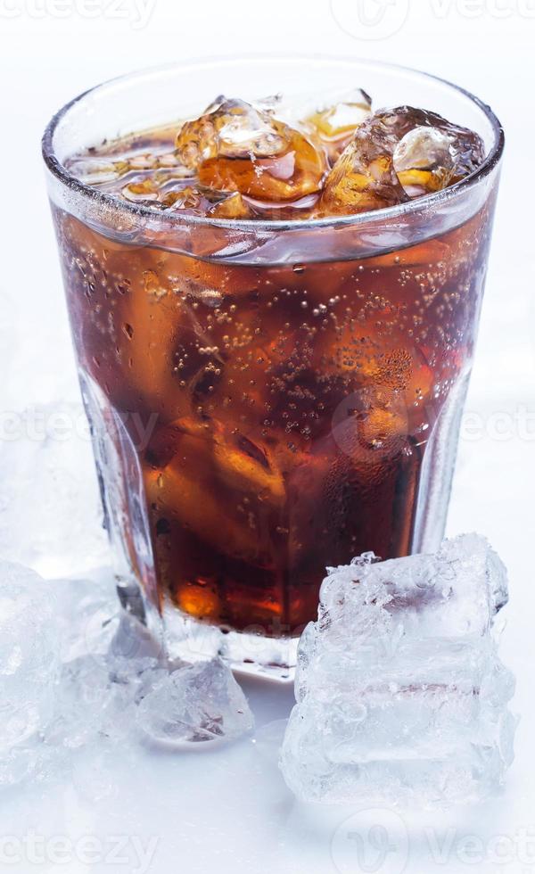 verre de coca frais photo