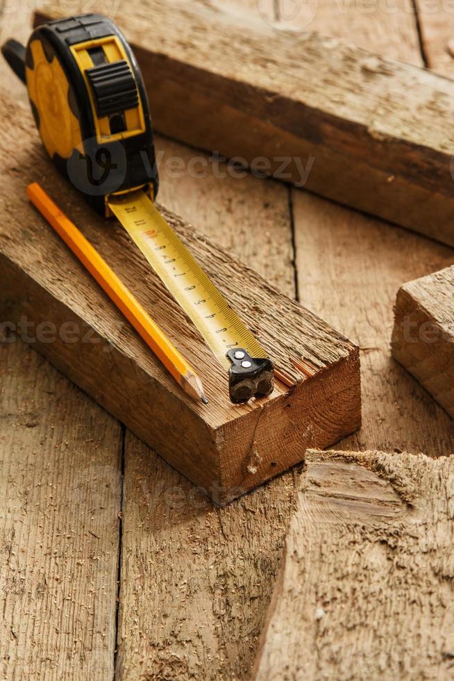 outils de menuisier pour le travail du bois 2272738 Photo de stock chez  Vecteezy