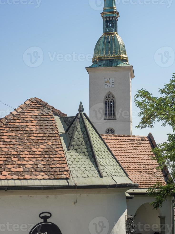 bratislava au bord du danube photo