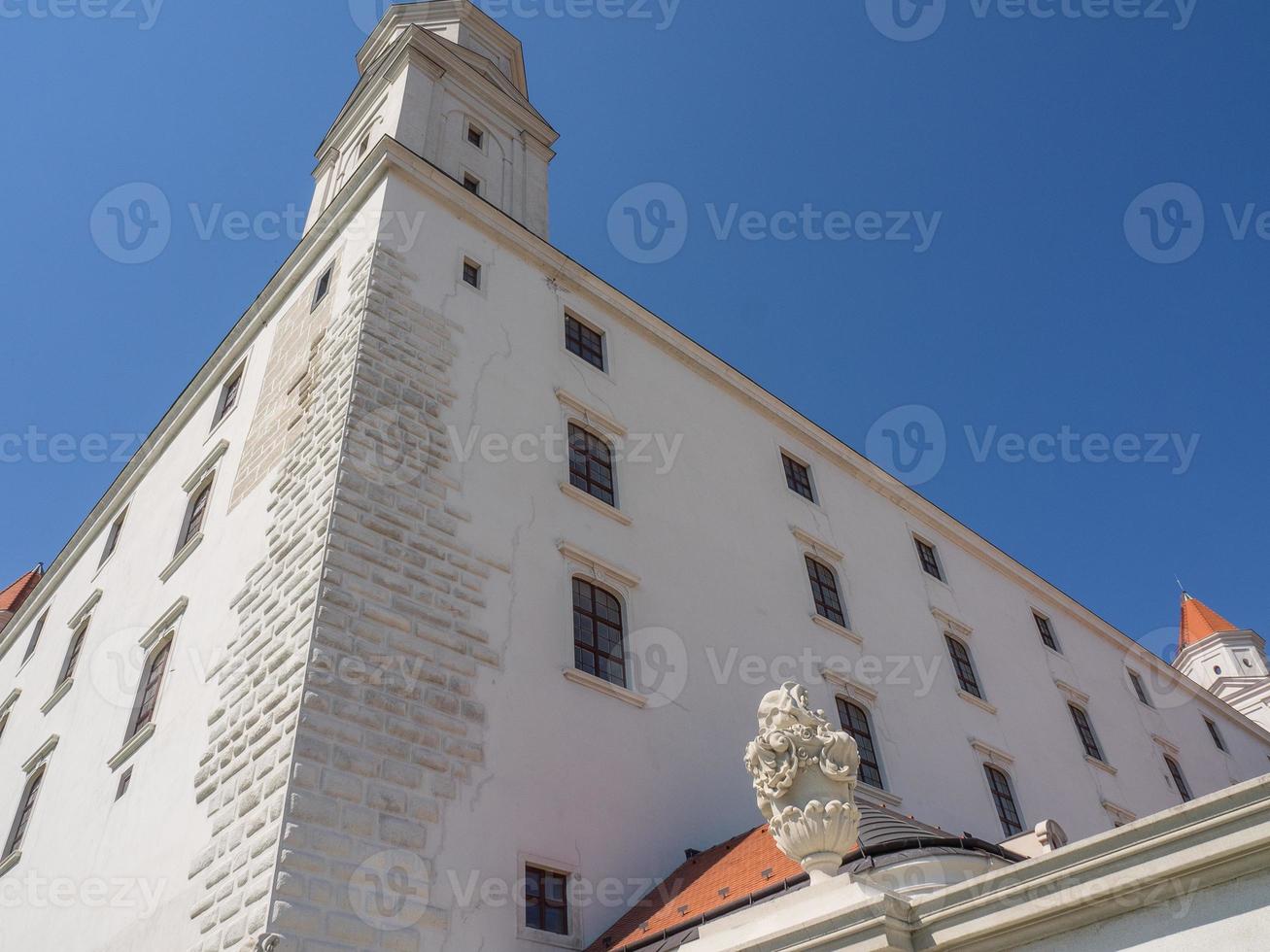 bratislava au bord du danube photo