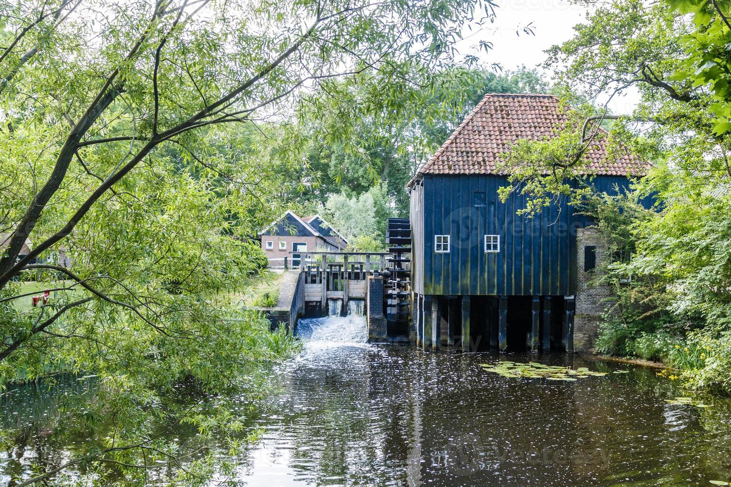 noord-molen twickel, un moulin à eau historique à twente, overijssel, pays-bas photo