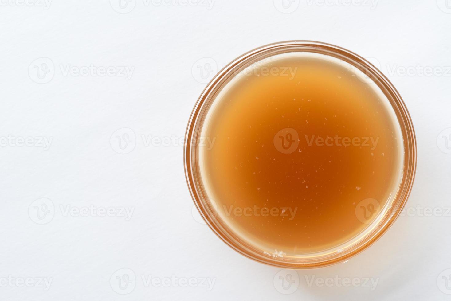 bouillon d'os de boeuf dans un bol photo