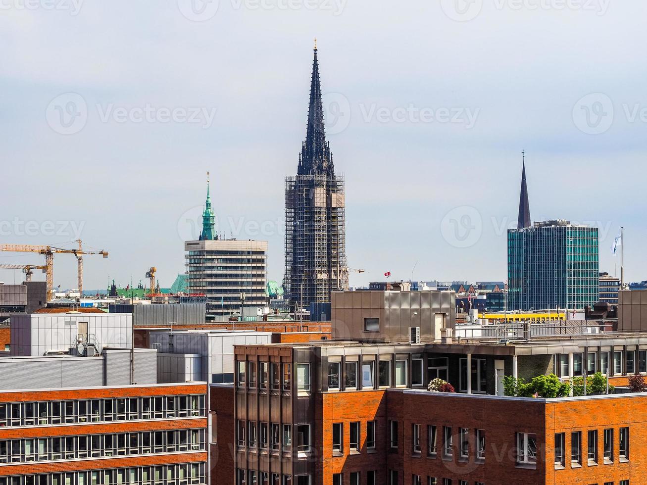 hdr vue sur la ligne d'horizon de hambourg photo