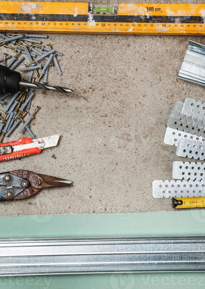 instruments pour construire des murs en plaques de plâtre photo