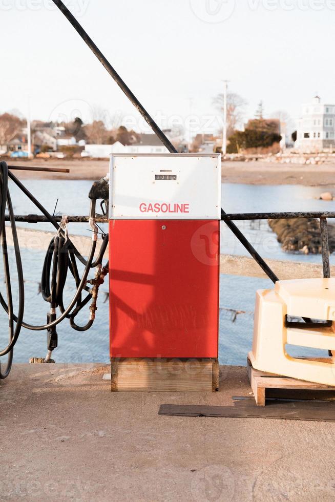 conduite de gaz vintage sur un quai photo