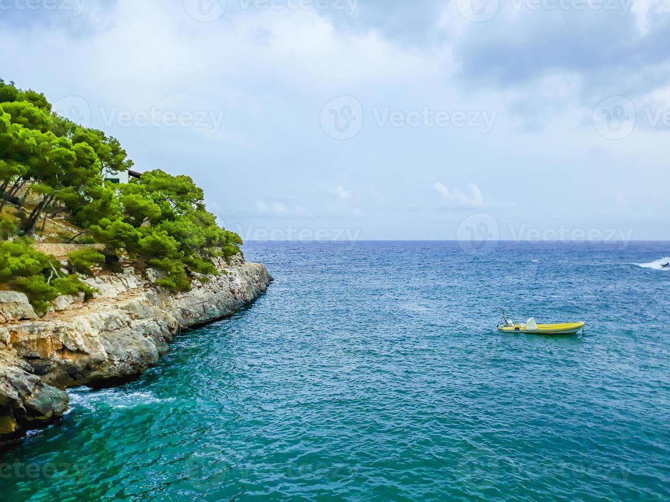 drone panoramique de la baie de cala santanyi majorque, espagne. photo